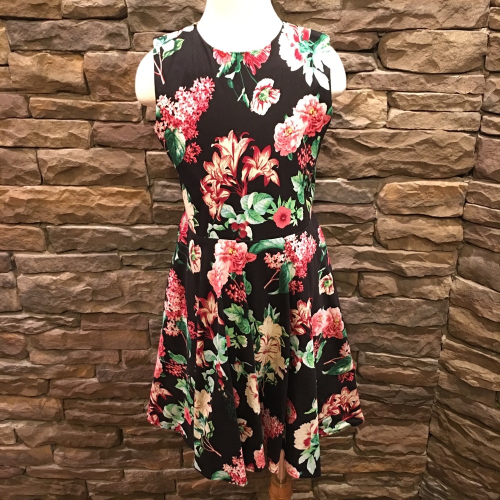 🌺🌻 Gorgeous girls floral formal dress. Size 12